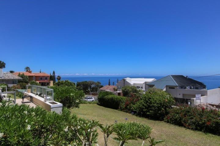 Far Horizons Camps Bay Otel Cape Town Oda fotoğraf